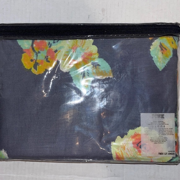 Victoria Secret Pink Twin XL Floral Duvet Cover - Picture 2 of 3